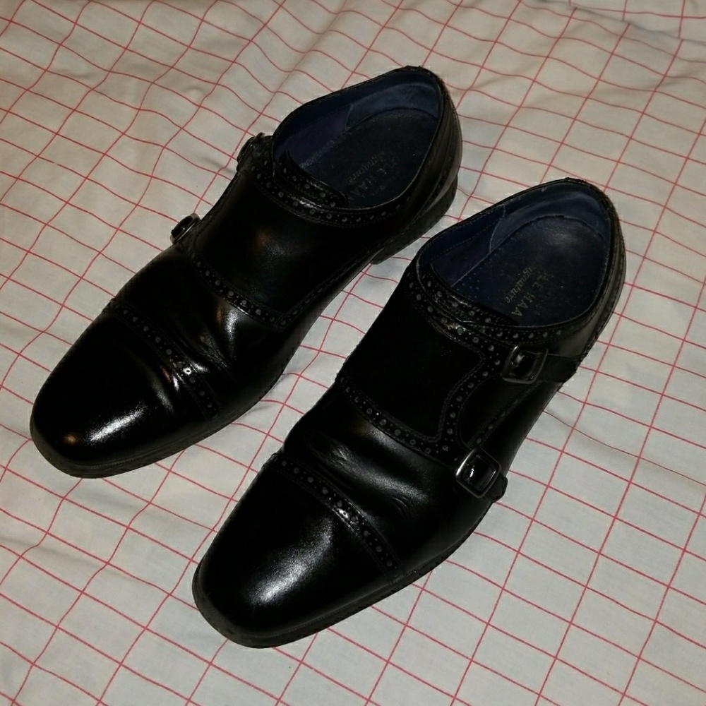 Dress shoes